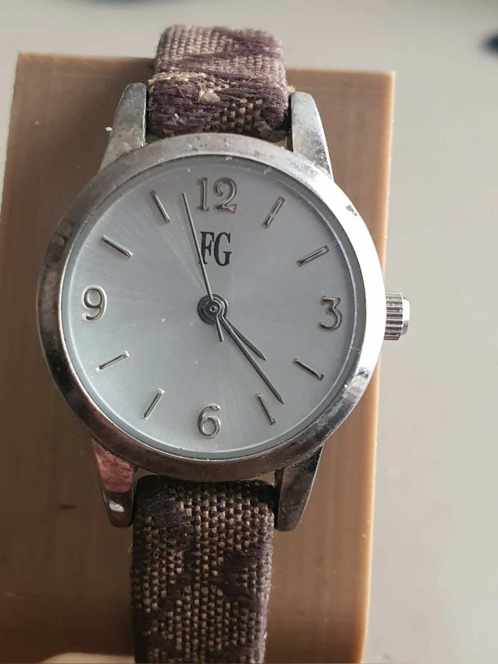 🦋10/$20🦋 Faded Glory Silver Nylon Leather Women's Watch